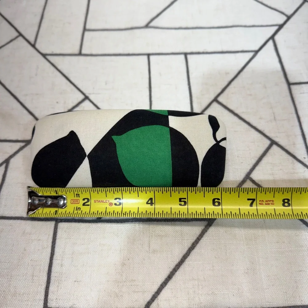 Vera Bradley Eyeglass Case OS Green Black White Geometric Hard Shell Fabric Wrap